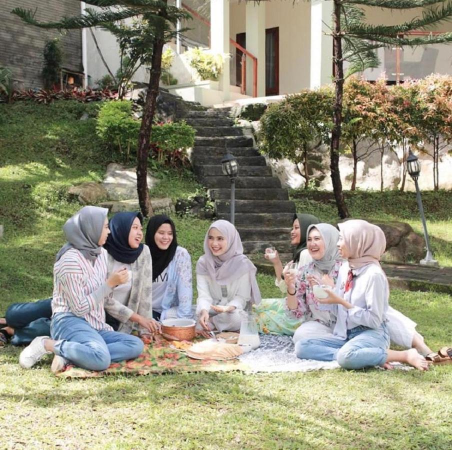 Aleyra Hotel And Villa'S Garut Exterior foto